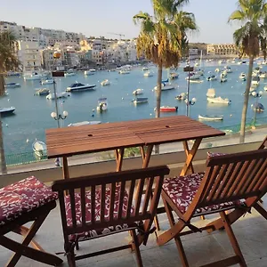 Aquamarine Sea Front - Second Floor Apartment
